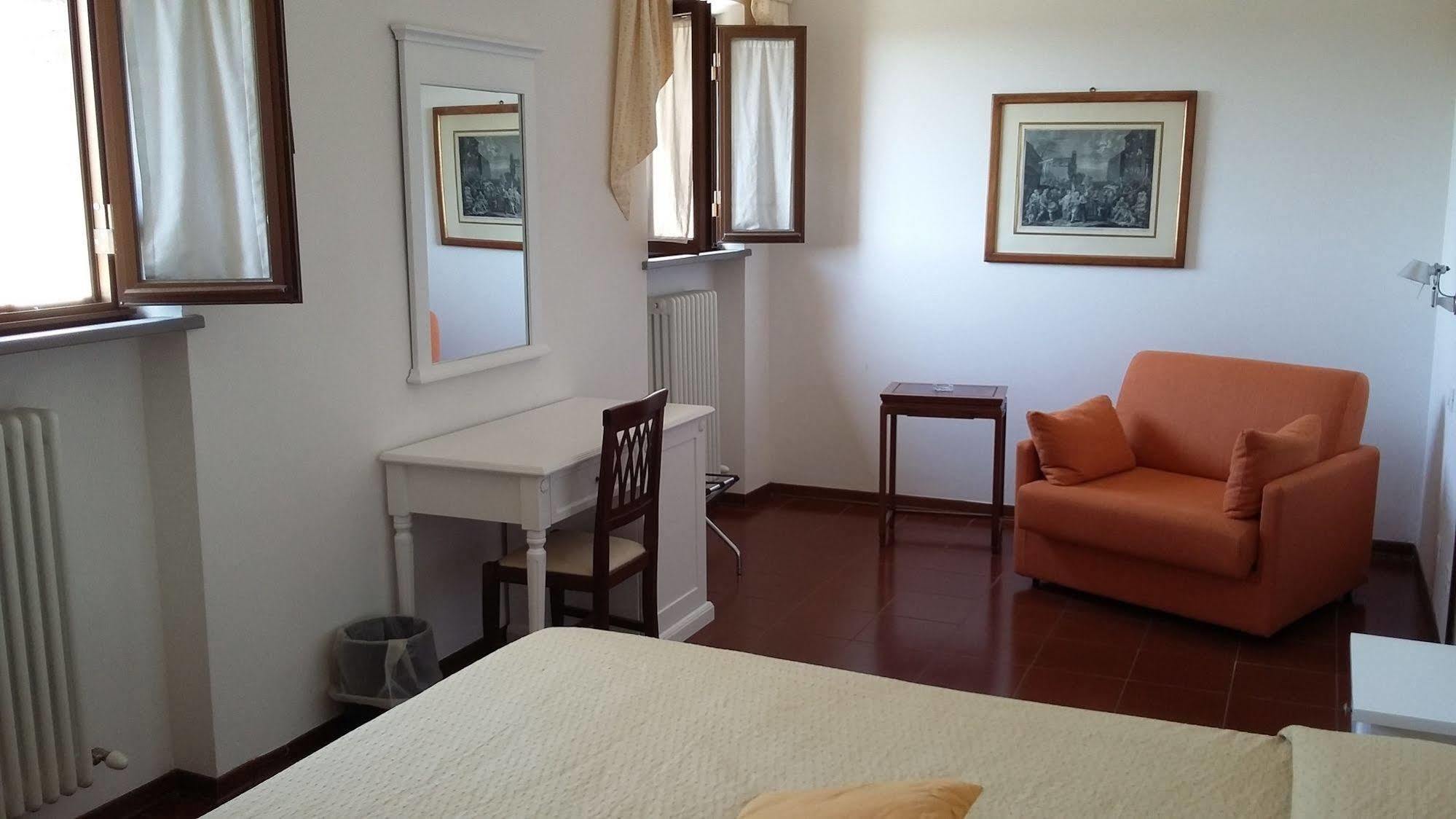 Porta Romana Di Luce Hotel